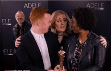 เซอร์ไพรส์จาก “อะเดล” แอบซุ่มแกล้งโฟโต้บอมหลังแฟนเพลง