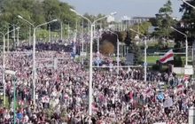 ชาวเบลารุสกว่า 1 แสนประท้วงเรียกร้องผู้นำลาออก