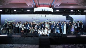 เจ้านาย-จินเจษฎ์ คว้ารางวัลนักแสดงนำชายแห่งปี ในงานประกาศรางวัลสมาคมผู้กำกับภาพยนตร์ไทย ครั้งที่ 15