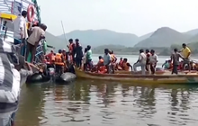 ​เรือล่มในอินเดีย ตาย 4 สูญหาย 40