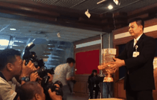 อดีตสปช.คืนเงิน 1.7 ล้านบาท หลังรธน.ไม่ผ่าน