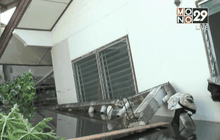 เสาบ้านเมืองปทุมฯ พังถล่มกลางดึก