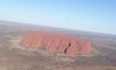 ออสเตรเลียห้ามปีนโขดหินอุลูรูถาวร