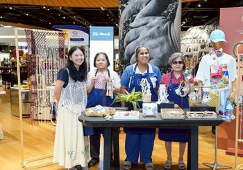 ไอคอนคราฟต์ ร่วมกับ V Craft จัดกิจกรรม “MACRAME IN THE DARK” ชวนเปิดประสบการณ์สร้างสรรค์ในความมืด พร้อมสนับสนุนงานฝีมือผู้พิการทางสวยตา ภายใต้แคมเปญ “ICONCRAFT: The Craft of Sharing”