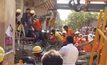 สะพานรถไฟในอินเดียพังถล่ม