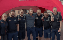 เจ้าชายแฮร์รีทรงต้อนรับทหารผ่านศึก