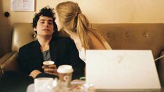 10 สัญญาณ คนติดแฟน ! สาวๆลองดูซิว่าติดแฟนแจมากไปหรือเปล่า