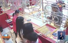 เร่งติดตามหนุ่มบุกเดี่ยวฉกทอง หลังทำทีซื้อให้แฟน