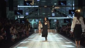 โชว์แรกของ ปู ไปรยา บนรันเวย์ระดับโลก แฟชั่นโชว์ Dolce & Gabbana มิลานแฟชั่นวีค 2017/2018