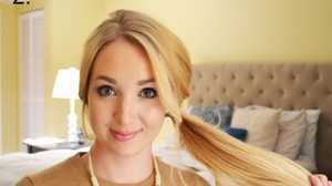 ทรงผมทำเอง มวยเกร๋ๆ 2 สไตล์ มาลองทำกันวันหยุด