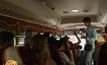 รถบัสทัวร์ “ทุ่งสังหาร – คุกโตลสเลง” ในกัมพูชา