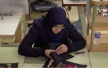 สินค้าประดับต้นคริสต์มาสจากคนหูหนวกในกาซ่า