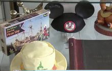 ประมูลของที่ระลึกจากสวนสนุก Disneyland