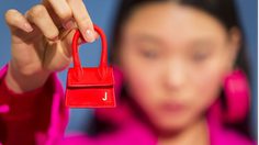 ไอเดียสุดบรรเจิด!! แฟชั่นกระเป๋า ใบเล็กจิ๋วขนาดนี้จะเล็กที่สุดในโลกหรือเปล่า?!!