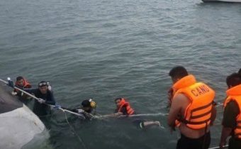 เรือล่มอ่าวฮาลอง เสียชีวิต-สูญหายรวมกว่า 40 ราย