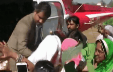 เจ้าบ่าวนั่งเฮลิคอปเตอร์มาแต่งงานในอินเดีย