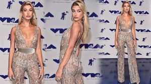 Hailey Baldwin ในชุดซีทรูแนบเนื้อ เปล่งออร่ากลางงาน MTV VMAs 2017