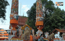 พระสงฆ์-ชาวบ้าน ร่วมสร้างต้นสลากย้อมสูงกว่า 10 เมตร