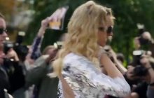 “บริทนีย์ สเปียร์ส” แผลงฤทธิ์ใส่นักข่าวในตัวอย่าง Britney Ever After