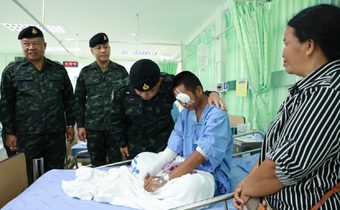 “แม่ทัพภาคที่ 2” เยี่ยมให้กำลังใจกำลังพล เหยียบกับระเบิดห้วยตามาเรีย