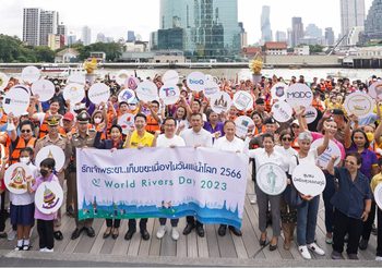 ไอคอนสยาม ผนึกพลังพันธมิตร ดึงภาครัฐ เอกชน ชุมชนข้างเคียง พร้อมเยาวชนต้นแบบทูตรีไซเคิล จัดกิจกรรม “รักเจ้าพระยา เก็บขยะวันแม่น้ำโลก” คืนความสะอาด รักษาสิ่งแวดล้อมอย่างยั่งยืน