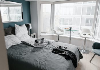 ส่องเทรนด์ Staycation ท่องเที่ยวสไตล์ใหม่ พักโรงแรมกรุงเทพก็ชิลได้