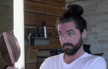 ผู้ชายเกล้ามวยผม เทรนด์ใหม่ในสหรัฐฯ