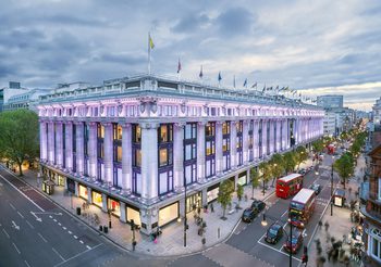 กลุ่มเซ็นทรัล ร่วมกับ ซิกน่า ปิดดีลเข้าซื้อกิจการกลุ่มเซลฟริดเจส อย่างเสร็จสมบูรณ์