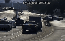 รถกู้ภัยฝ่าไฟแดงชนกลางสี่แยกเมืองลำปาง