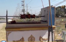 ไก่หมุนโลงศพไอเดียแปลกทำเงิน