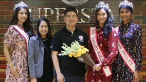 มิสไทยแลนด์เวิลด์ 2018 มอบช่อดอกไม้ขอบคุณ SCA