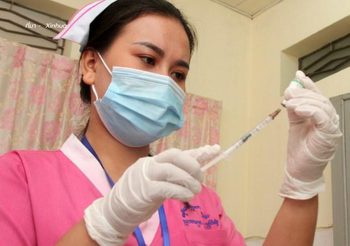 กัมพูชาชวน ‘พนักงานเก็บขยะ’ ฉีดวัคซีนโควิด-19 ฟรี