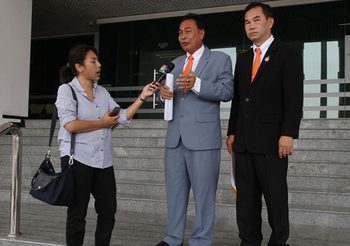 ‘สุรทิน’ ยื่นศาลฟ้อง 7 กกต. ละเว้นสอบ ‘บิ๊กตู่’