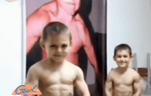 2 จิ๋วยอดนักกล้าม