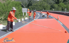 แขวงทางหลวงยืนยันถนนสีแดงช่วยเพิ่มแรงเสียดทาน