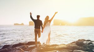 ฉีกกฏการแต่งงานเดิมๆ คู่รักใช้เงินแต่งงานเดินทางไปเที่ยวด้วยกัน!