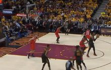 “คิงเจมส์” พาแคฟส์หักด่านไดโนเสาร์ ลิ่วชิงแชมป์สาย NBA