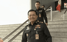 ศาลออกหมายจับ “ทักษิณ” หมิ่นกองทัพ