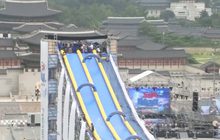 เกาหลีใต้เปิดสไลเดอร์ยักษ์ในกรุงโซล