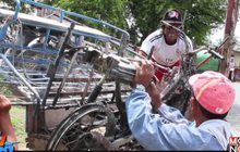 ไฟลุกจักรยานยนต์พ่วงข้าง สามพ่อลูกหนีกระเจิง