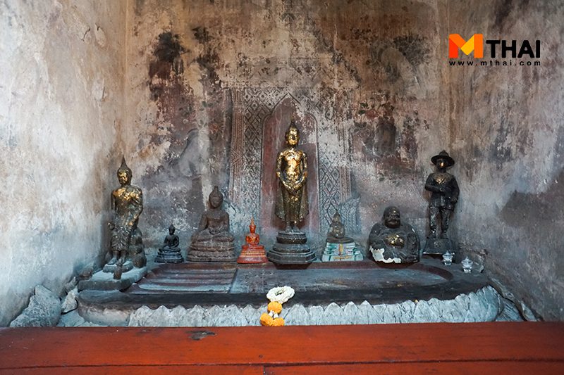 รอยพระพุทธบาท