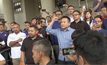 ศาลชั้นต้นตั้งข้อหาทุจริตคอรัปชั่นแก่อดีตนายกฯ มาเลเซีย