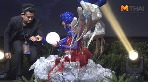 สปิริตนางงาม มิสเปอร์โตริโก ล้มบนเวที ชุดประจำชาติ ยังโพสท่าเรียกเสียงเชียร์