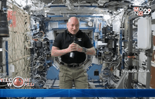 2 นักบินอวกาศกลับถึงพื้นโลกอย่างปลอดภัย