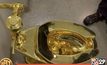 พิพิธภัณฑ์ในนิวยอร์กจัดแสดง “ส้วมทองคำ”