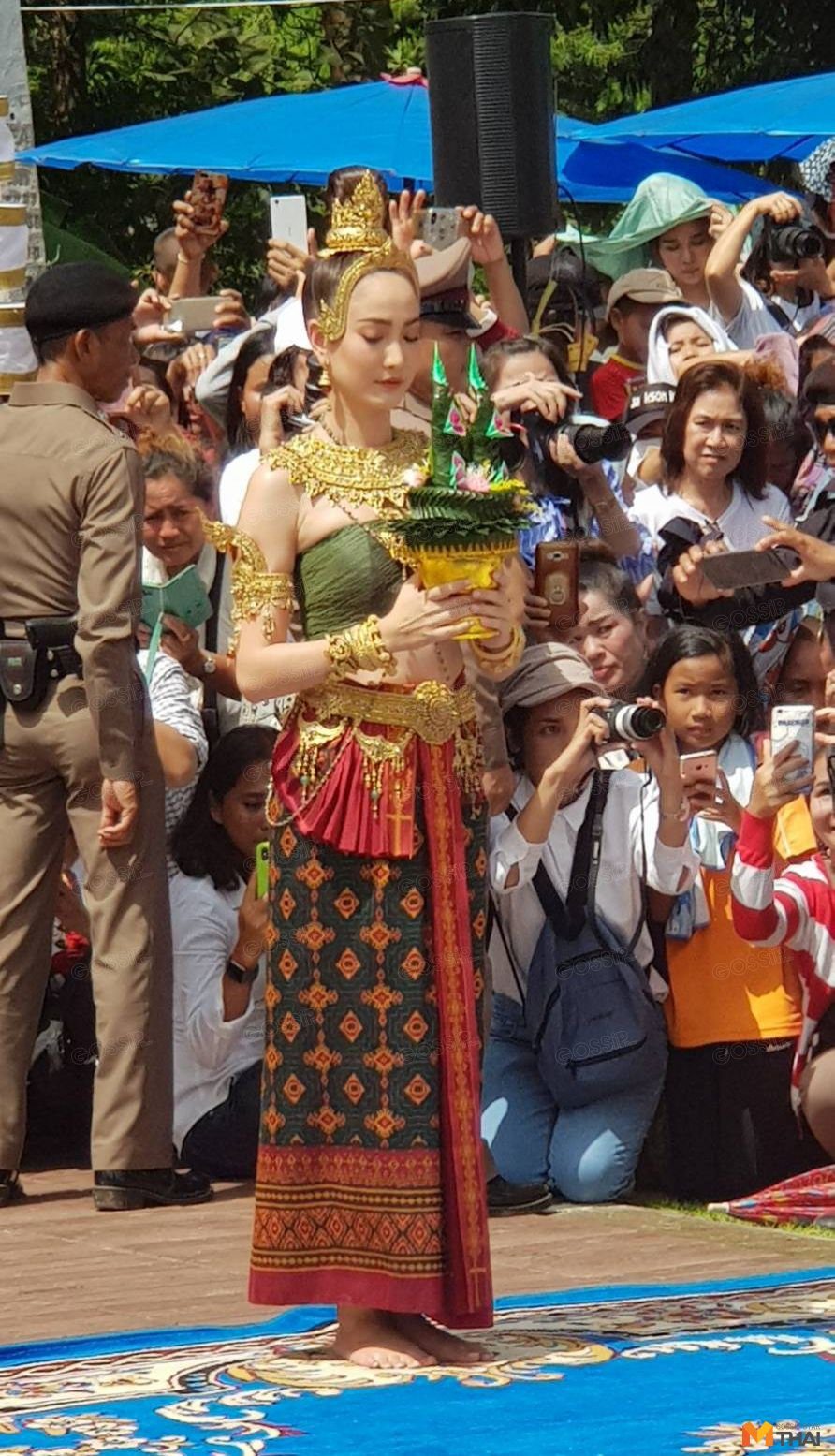 แต้ว ณฐพร ร่วมรำถวายในพิธีบวงสรวงพ่อปู๋ศรีสุทโธ-แม่ย่าศรีปทุมมา ณ.คำชะโนด