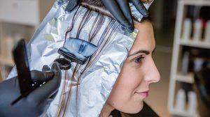 6 วิธีดูแลเส้นผมหลังทำสี ให้สีผมสวยเปล่งประกาย แถมยังติดทนไม่หลุดง่าย