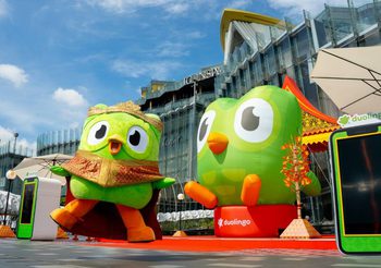 เติมไฟให้การเรียนภาษา กับดูโอ้นกฮูกตัวเขียวยักษ์สุดกวน ขนาด 5 เมตร ในแคมเปญสุดยิ่งใหญ่ครั้งแรก “Duolingo Language Learning Pavilion” ตั้งแต่วันที่ 18-24 กันยายน 2568 ที่ ริเวอร์พาร์ค ชั้น G ไอคอนสยาม