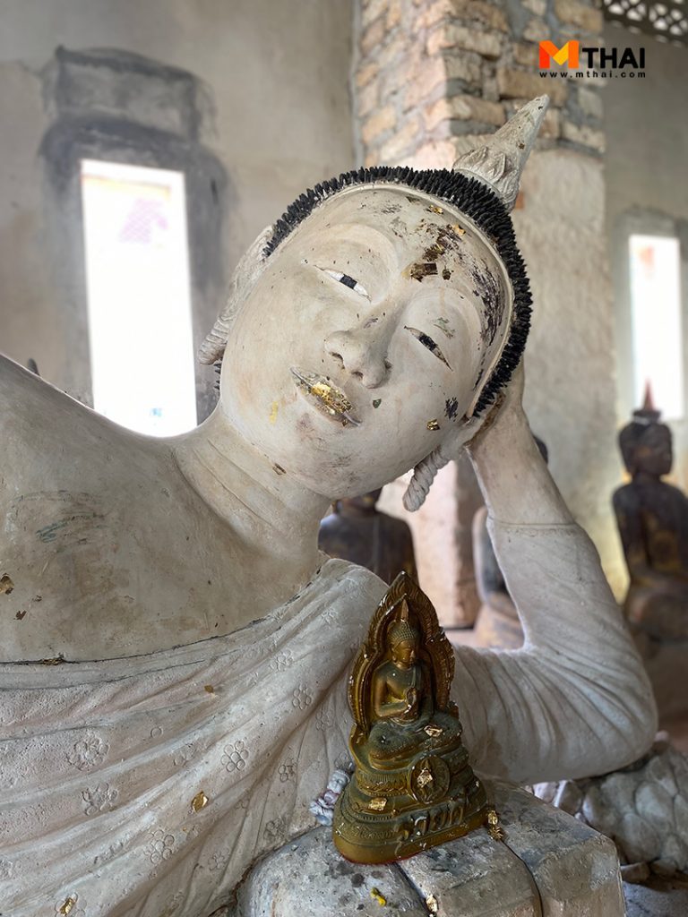 พระนอน