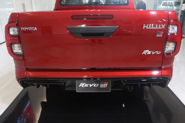Toyota Hilux REVO GR Sport